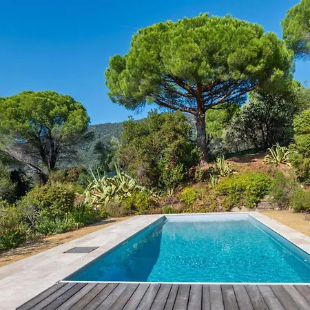 églantine- Piscine- Calme Le Lavandou