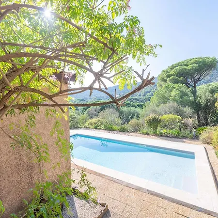 Eglantine- Piscine- Calme Вилла